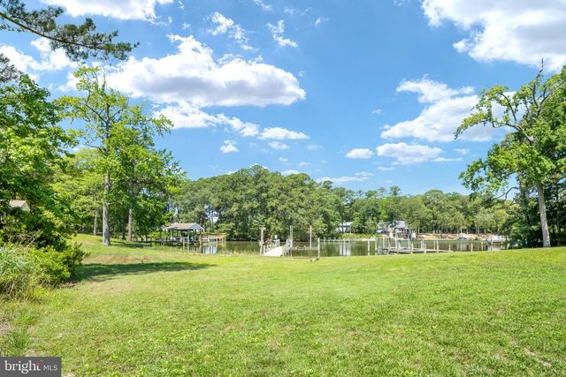 279 HARBOR DR, Reedville, VA 22539