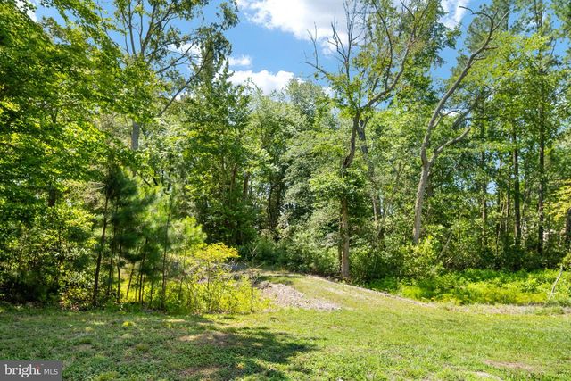 279 HARBOR DR, Reedville, VA 22539