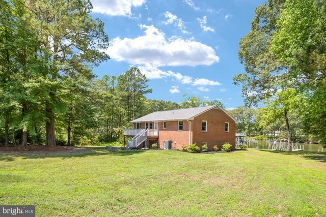 279 HARBOR DR, Reedville, VA 22539