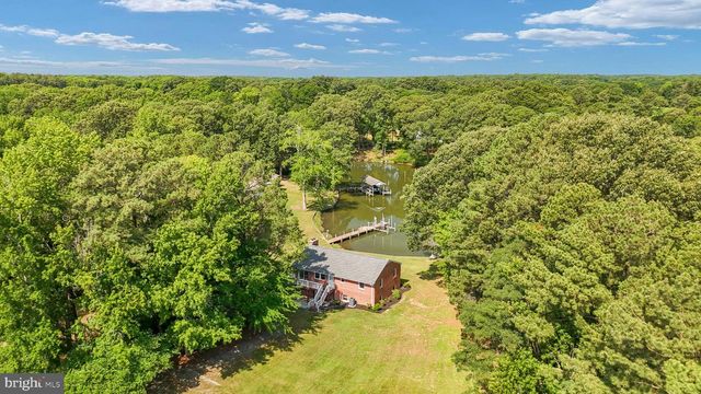279 HARBOR DR, Reedville, VA 22539