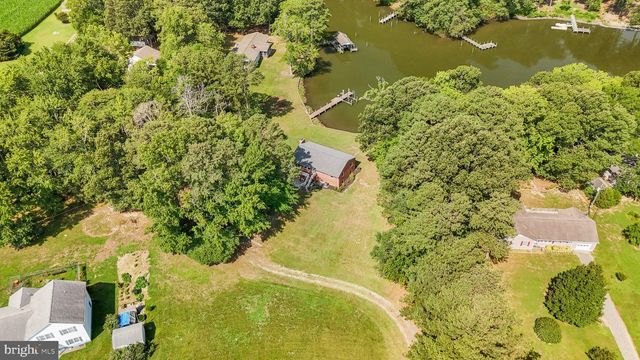 279 HARBOR DR, Reedville, VA 22539