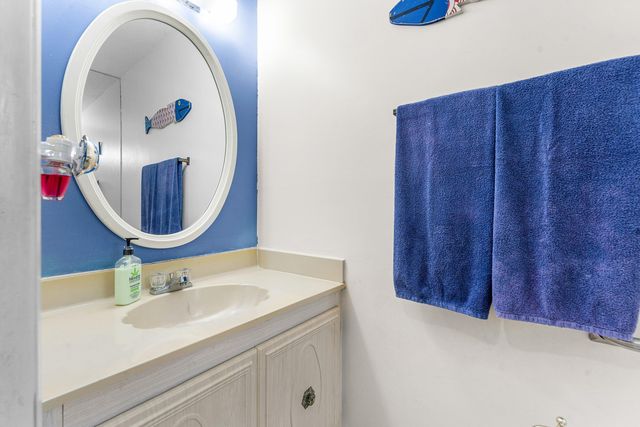 852 Salem Lane, Lake Worth, FL 33467