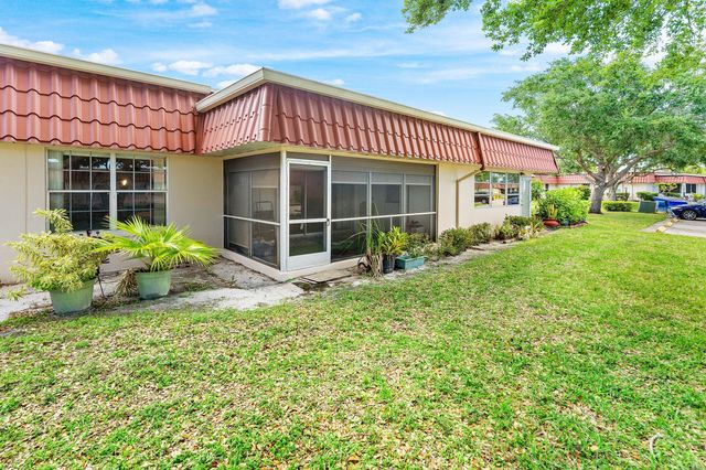 852 Salem Lane, Lake Worth, FL 33467