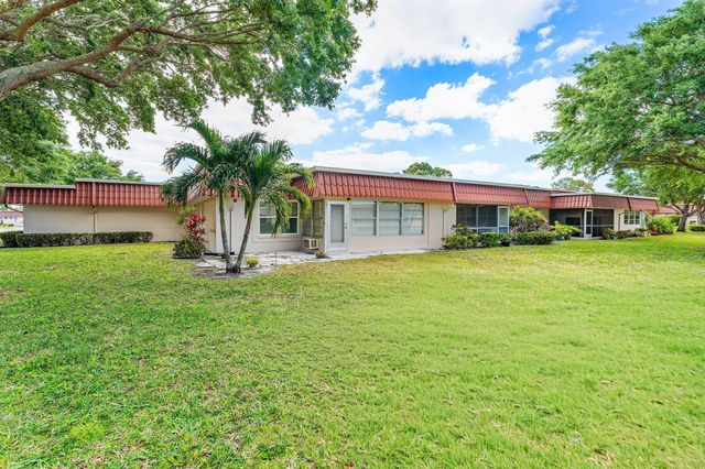 852 Salem Lane, Lake Worth, FL 33467