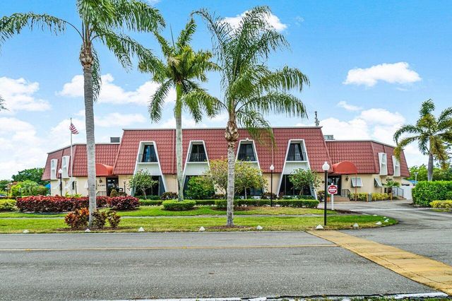 852 Salem Lane, Lake Worth, FL 33467