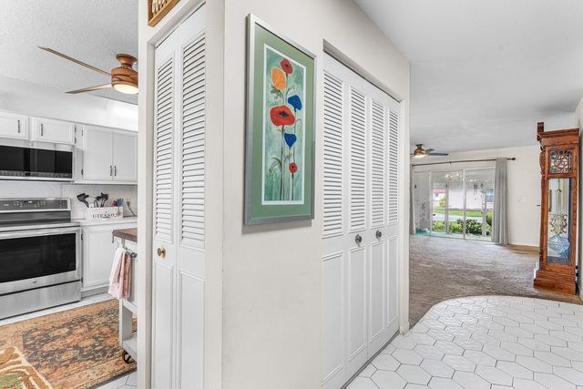 852 Salem Lane, Lake Worth, FL 33467