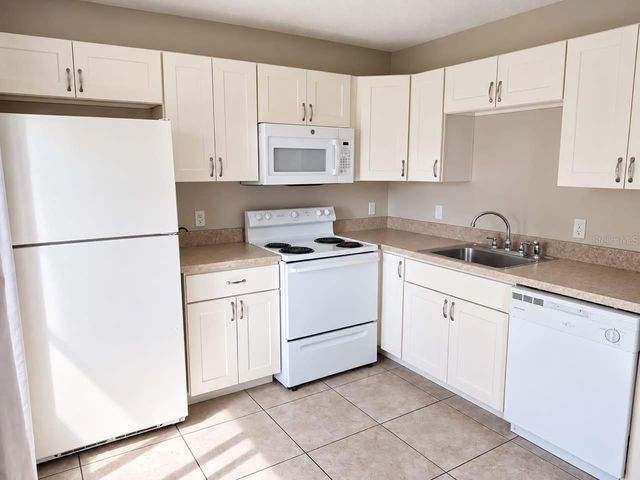 60 PINE TRACK 103C, Ocala, FL 34472