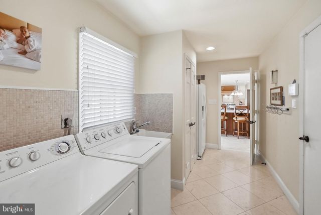 13004 N COMMONS WAY, Rockville, MD 20854