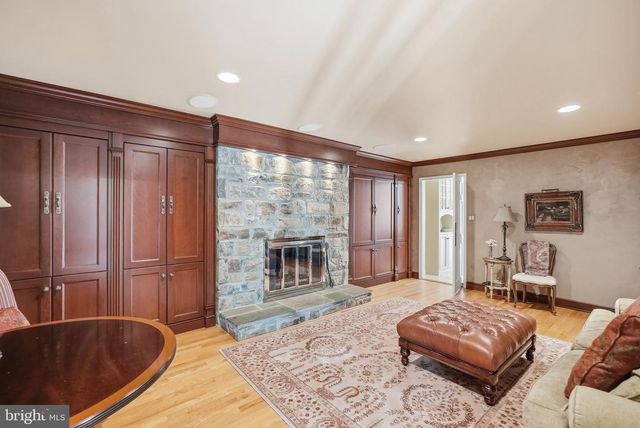 13004 N COMMONS WAY, Rockville, MD 20854