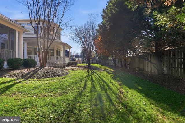 13004 N COMMONS WAY, Rockville, MD 20854