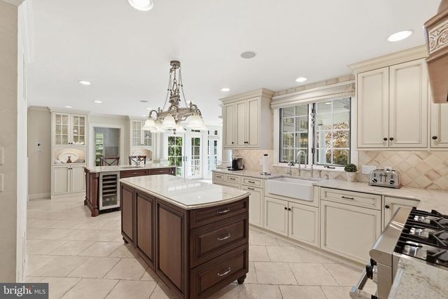 13004 N COMMONS WAY, Rockville, MD 20854