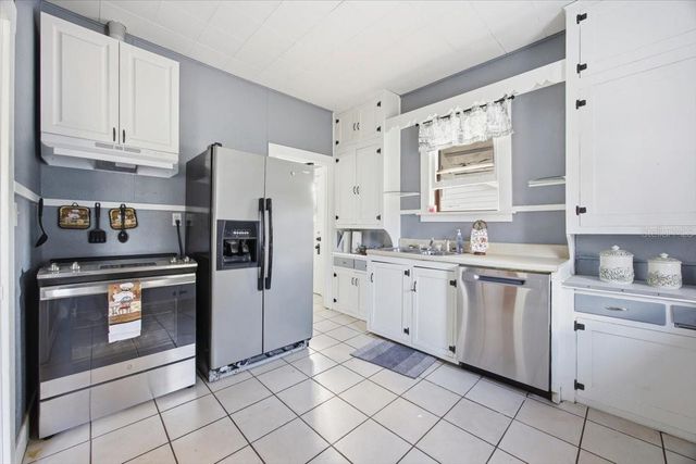 742 HIBISCUS AVENUE, Lake Wales, FL 33853