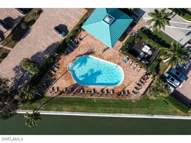 21 Bluebill AVE 1006, Naples, FL 34108
