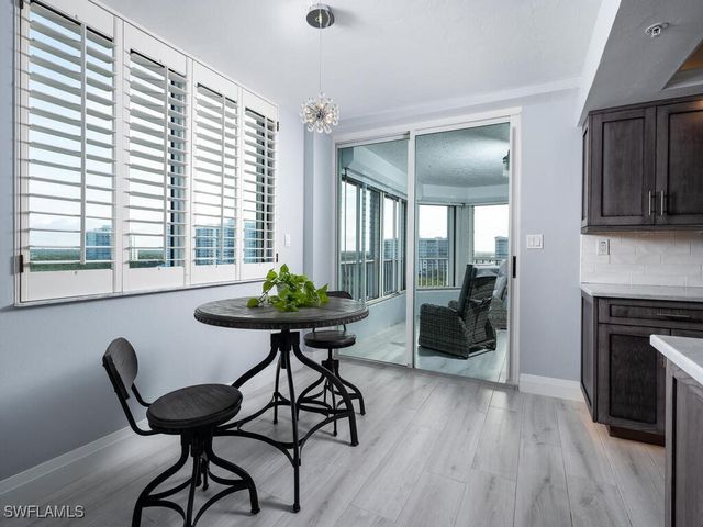 21 Bluebill AVE 1006, Naples, FL 34108