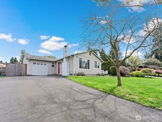 27022 S 12th Avenue, Des Moines, WA 98198