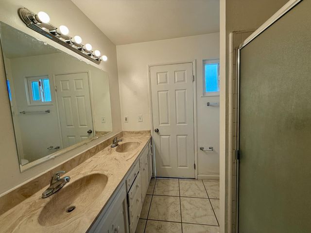 4382 N Crystal Avenue, Fresno, CA 93705