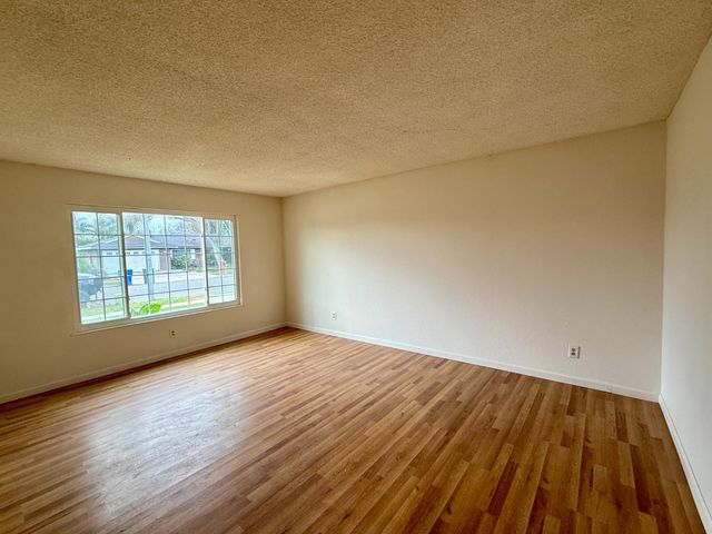 4382 N Crystal Avenue, Fresno, CA 93705