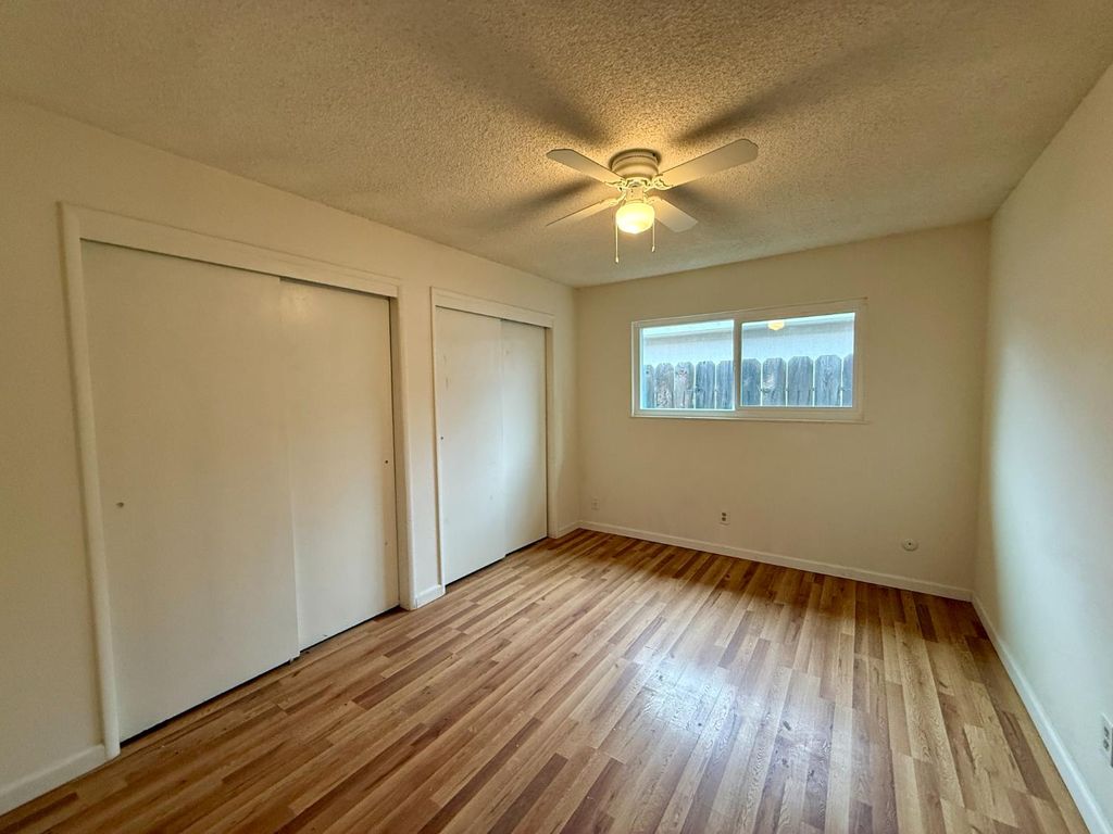 Image 11 of property listing at 4382 N Crystal Avenue, Fresno, CA 93705