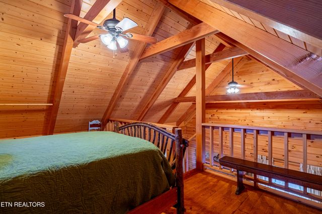 438 Starr Mountain Rd, Tellico Plains, TN 37385