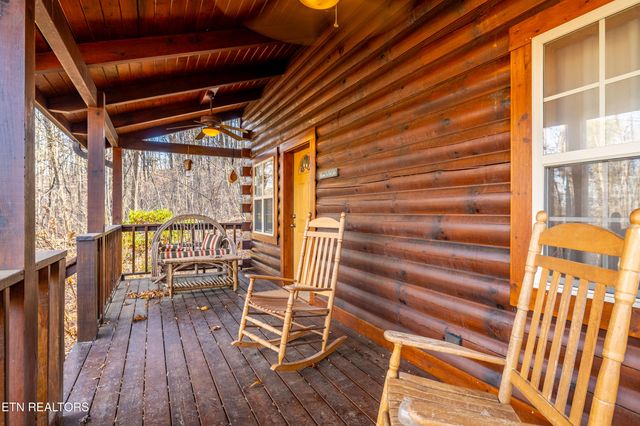 438 Starr Mountain Rd, Tellico Plains, TN 37385
