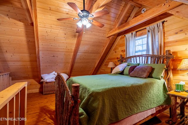 438 Starr Mountain Rd, Tellico Plains, TN 37385