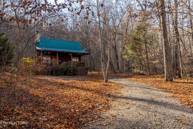 438 Starr Mountain Rd, Tellico Plains, TN 37385