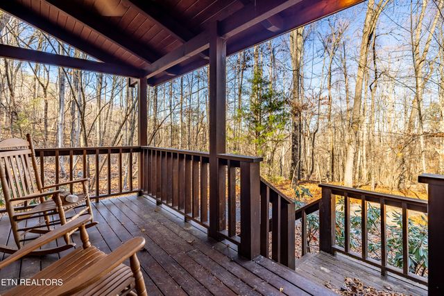 438 Starr Mountain Rd, Tellico Plains, TN 37385