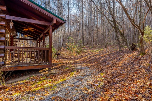438 Starr Mountain Rd, Tellico Plains, TN 37385