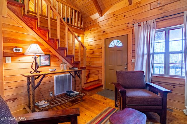 438 Starr Mountain Rd, Tellico Plains, TN 37385