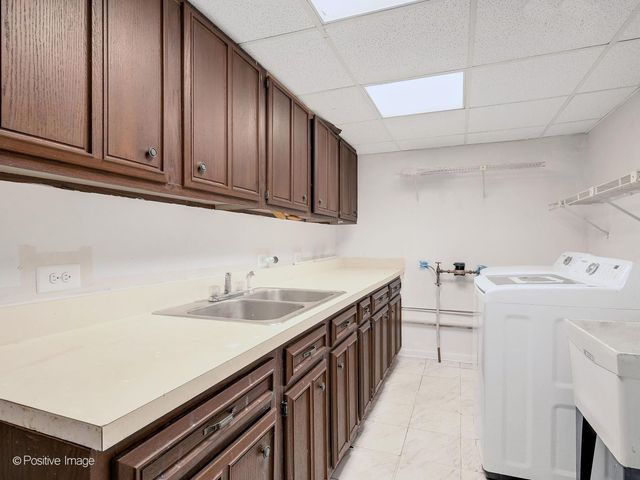 290 LOVELAND Drive, Glendale Heights, IL 60139