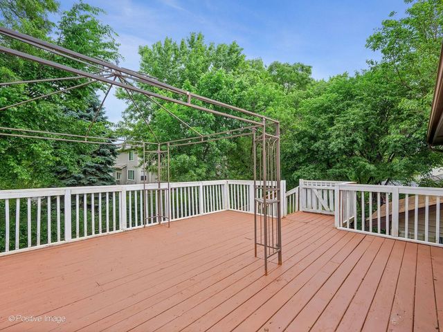 290 LOVELAND Drive, Glendale Heights, IL 60139