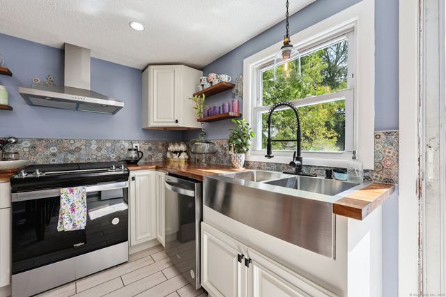 105 Gilbert Road, Newington, CT 06111