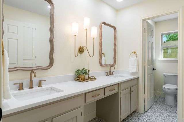 2212 Mountainview Drive, Hurst, TX 76054