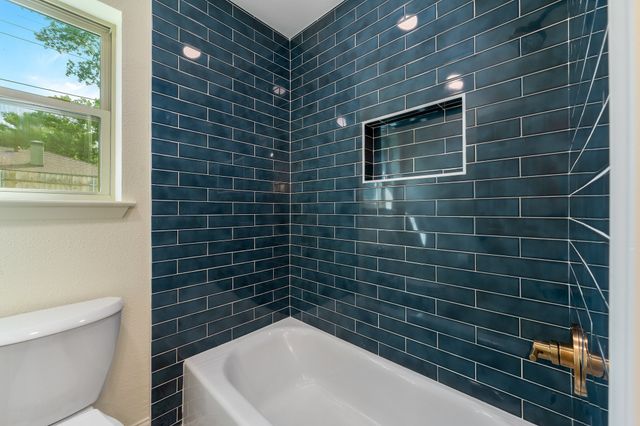 2212 Mountainview Drive, Hurst, TX 76054