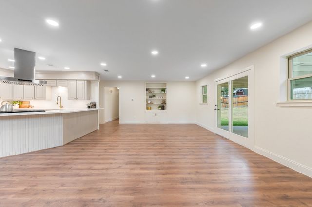 2212 Mountainview Drive, Hurst, TX 76054