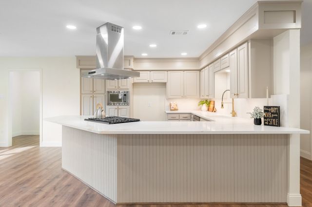 2212 Mountainview Drive, Hurst, TX 76054