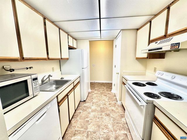 103 TURTLE CREEK RD #11, Charlottesville, VA 22901
