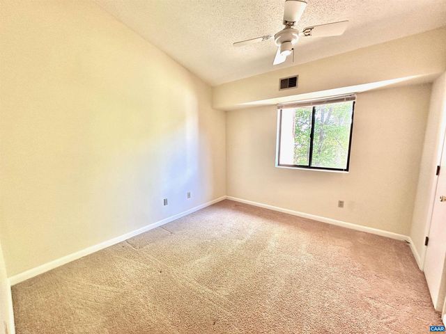 103 TURTLE CREEK RD #11, Charlottesville, VA 22901