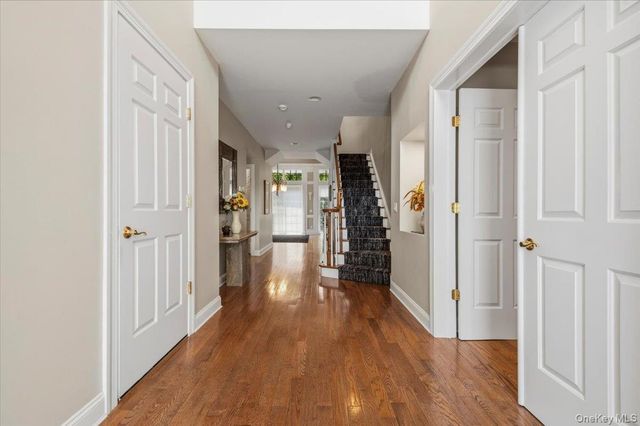 283 Altessa Boulevard, Melville, NY 11747