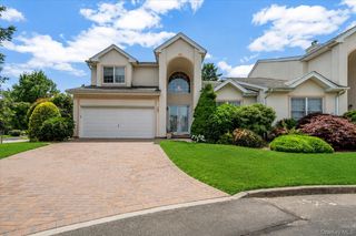 283 Altessa Boulevard, Melville, NY 11747