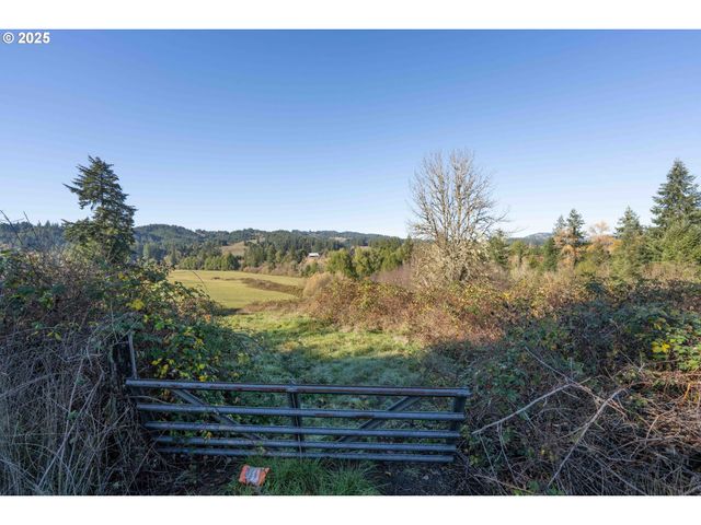 45275 HIGHWAY 242, Myrtle Point, OR 97458