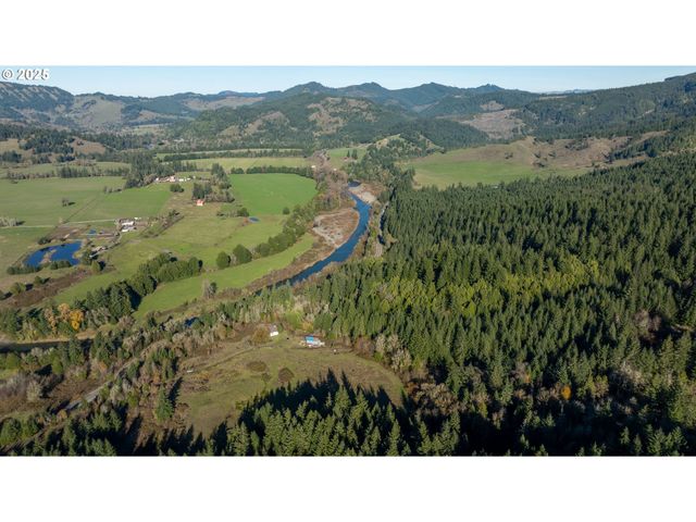 45275 HIGHWAY 242, Myrtle Point, OR 97458