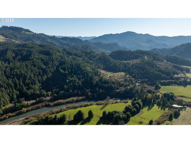 45275 HIGHWAY 242, Myrtle Point, OR 97458