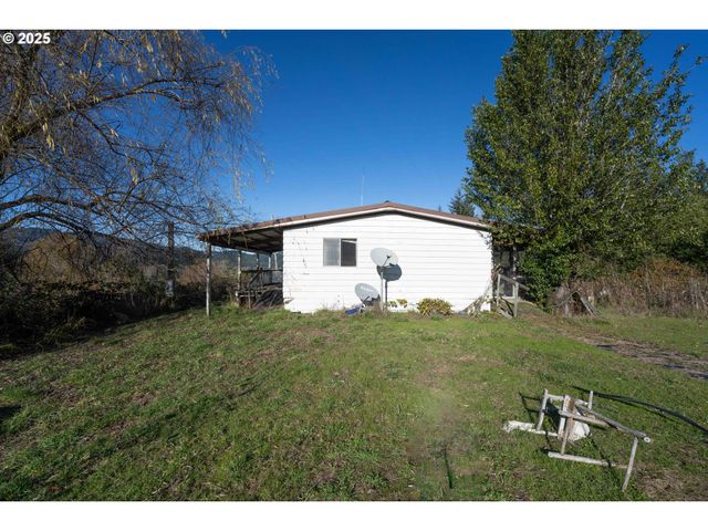 45275 HIGHWAY 242, Myrtle Point, OR 97458