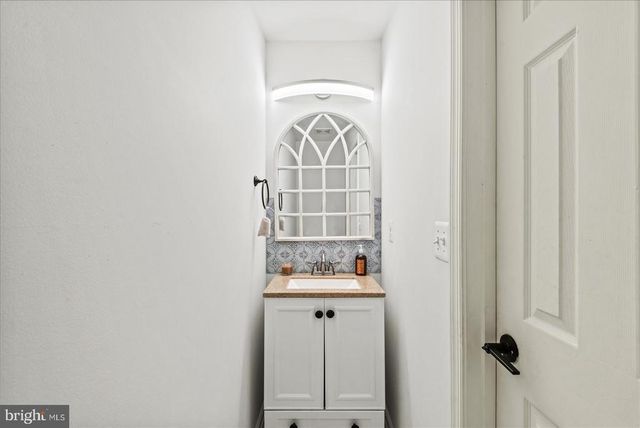 9617 THOUSAND OAKS LN, Spotsylvania, VA 22551