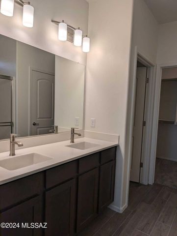 2195 W Desert Topaz Way, Tucson, AZ 85742
