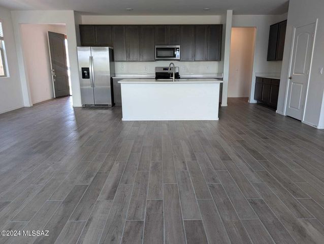 2195 W Desert Topaz Way, Tucson, AZ 85742