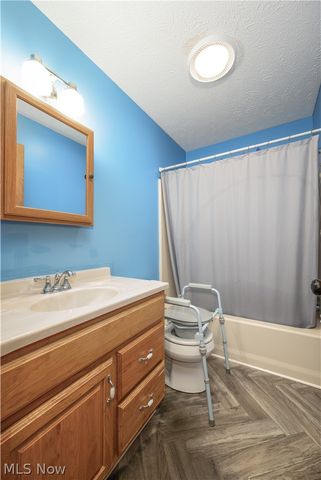 8873 Cooley Road, Ravenna, OH 44266