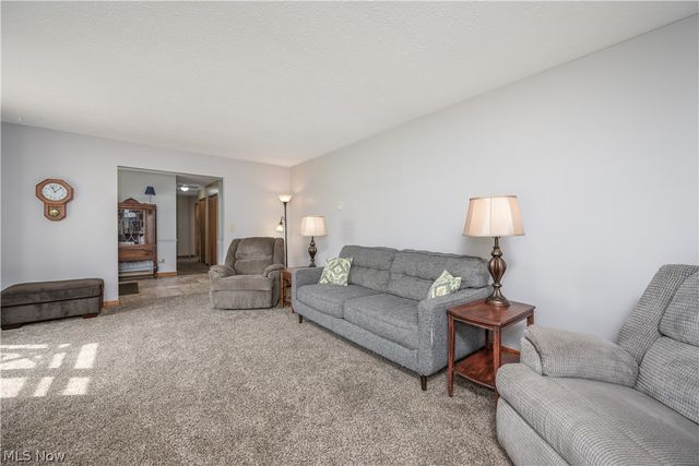 8873 Cooley Road, Ravenna, OH 44266