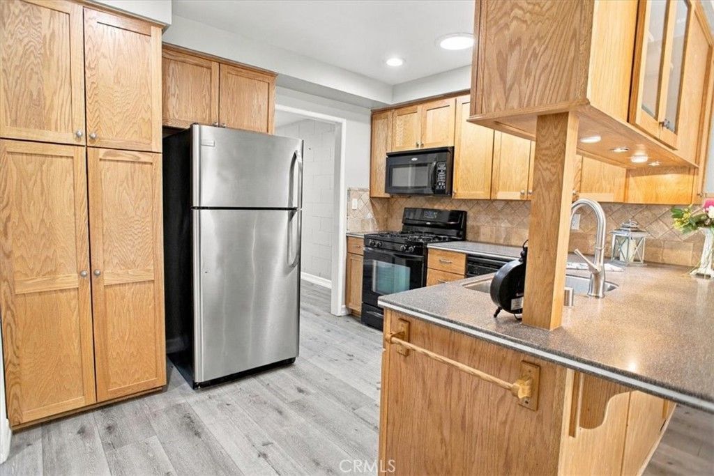 18914 Circle Of The Oaks, Newhall, CA 91321 — photo 5